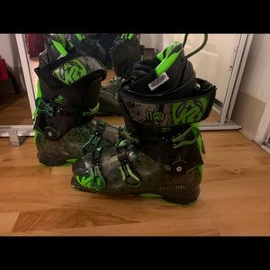 K2 pinnacle 110 ski boots! Only used one time!